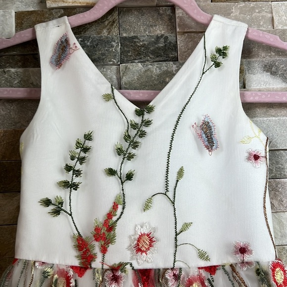 Flower Girl Dress | Size 6 little girls - Picture 6 of 13